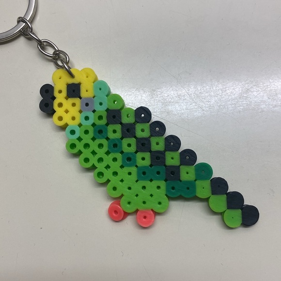 New Handmade Green parakeet Pearler bead keychain - Picture 3 of 5
